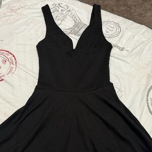 Garage Elegant Black V-Neck Mini Dress